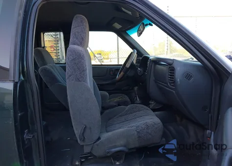 2002 GMC Sonoma Sl z USA, uszkodzony, nr VIN 1GTCS195728198821